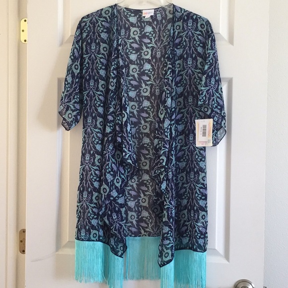 LuLaRoe Tops - LuLaRoe Monroe